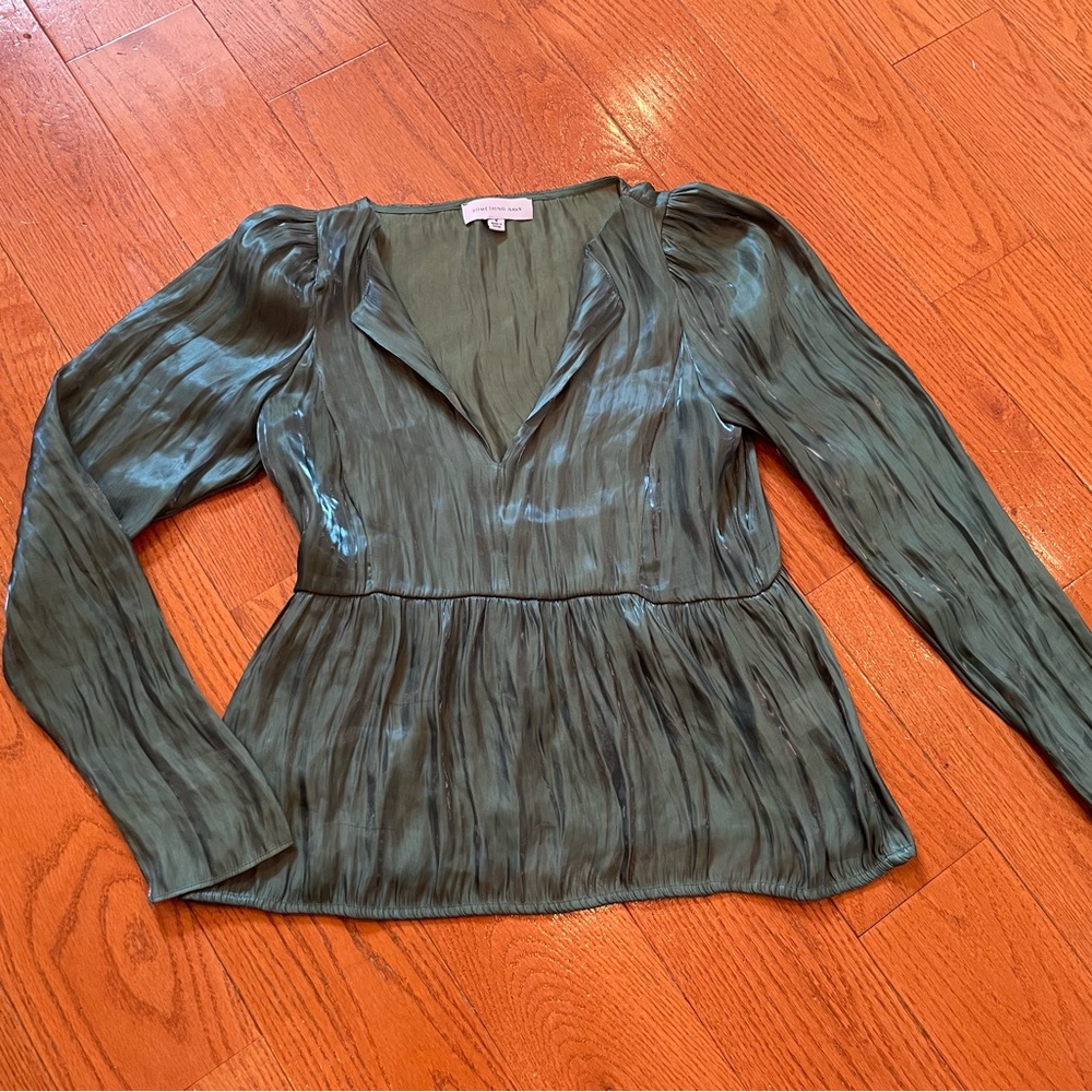 Something Navy “Something Delicate” Iridescent Emerald Green Blouse – Size Small